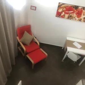 Domus Claudiae , Aeroporto di Catania Fontana Rossa Italia